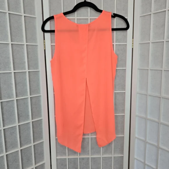 Express sheer open back top - Picture 4 of 4